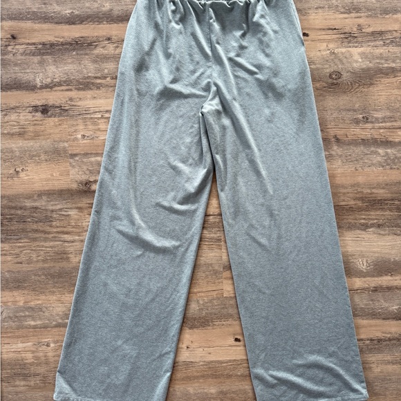 Vuori Halo Essential Wideleg Pants - Picture 6 of 6